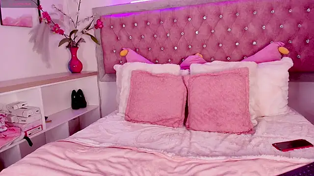 Snapshot of Tayzon_Foxxx chatting on 12/04/25, 12:48 Tayzon Foxxx online show from 12/04/25, 12:48