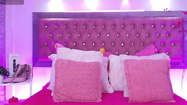 Snapshot of Tayzon_Foxxx chatting on 11/21/25, 12:15 Tayzon Foxxx online show from 11/21/25, 12:15