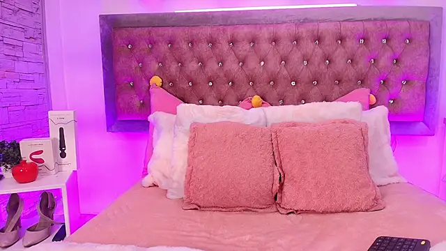 Snapshot of Tayzon_Foxxx chatting on 11/04/25, 12:53 Tayzon Foxxx online show from 11/04/25, 12:53