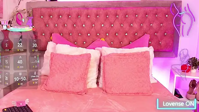 Snapshot of Tayzon_Foxxx chatting on 10/27/25, 12:50 Tayzon Foxxx online show from 10/27/25, 12:50