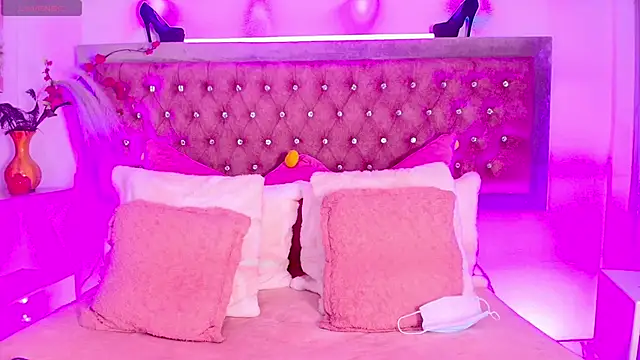 Snapshot of Tayzon_Foxxx chatting on 11/07/25, 12:31 Tayzon Foxxx online show from 11/07/25, 12:31