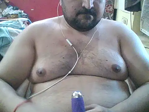 ARYANAVAILABLE online show from 05/20/26, 11:51