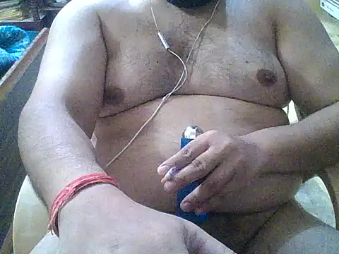 Snapshot of ARYANAVAILABLE chatting on 09/29/25, 12:06 ARYANAVAILABLE online show from 09/29/25, 12:06