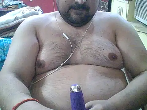ARYANAVAILABLE online show from 05/18/26, 12:22