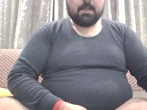 ARYANAVAILABLE online show from 12/18/25, 05:45