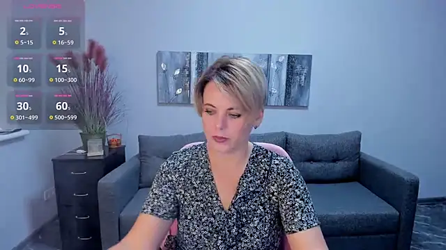 Julia Wilsone online show from 10/04/25, 05:20