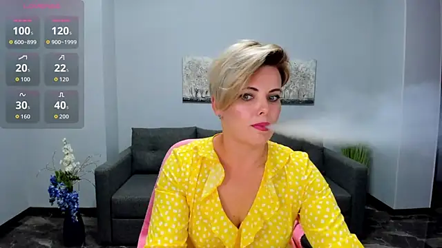 Julia Wilsone online show from 10/03/25, 12:50