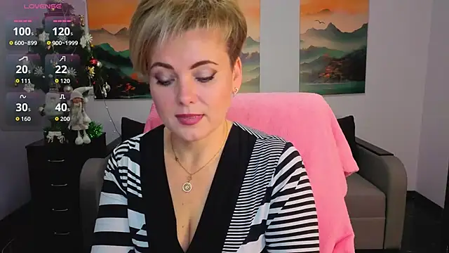 Julia Wilsone online show from 12/16/25, 07:12