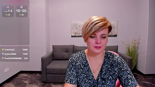 Julia Wilsone online show from 03/12/25, 04:24