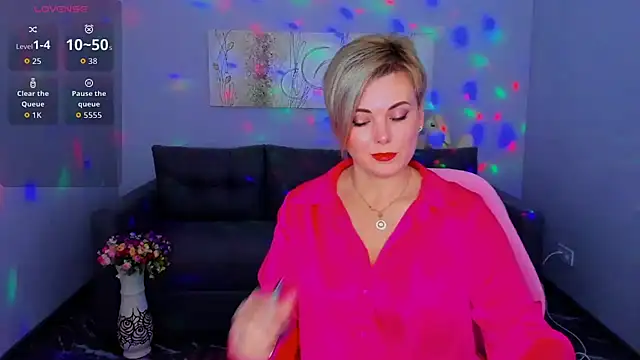 Julia Wilsone online show from 12/05/25, 12:59