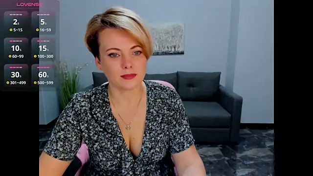 Julia Wilsone online show from 03/02/25, 06:37