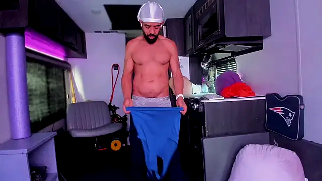 Snapshot of DirtyDrizzy chatting on 02/08/26, 05:32 DirtyDrizzy online show from 02/08/26, 05:32