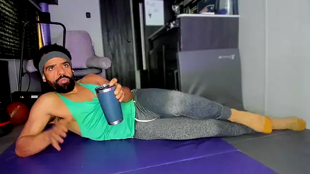 Snapshot of DirtyDrizzy chatting on 02/22/26, 05:03 DirtyDrizzy online show from 02/22/26, 05:03