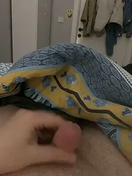 Erenn34 online show from 11/21/25, 12:31