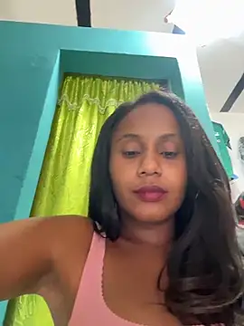 Snapshot of AlisonHoot69 chatting on 10/27/25, 06:20 AlisonHoot69 online show from 10/27/25, 06:20