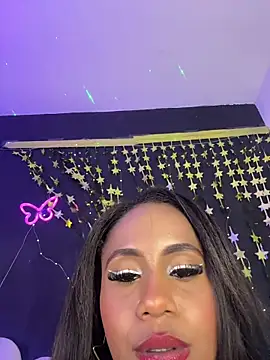 Snapshot of AlisonHoot69 chatting on 11/11/25, 10:04 AlisonHoot69 online show from 11/11/25, 10:04