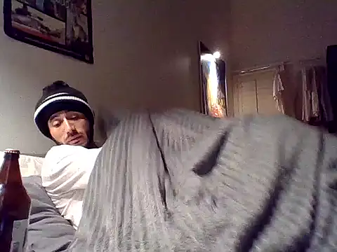 Snapshot of tengocanicas chatting on 12/17/24, 11:28 tengocanicas online show from 12/17/24, 11:28