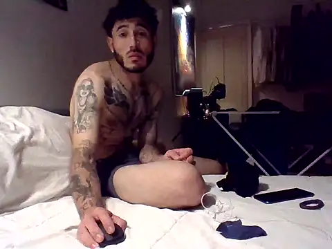 Snapshot of tengocanicas chatting on 12/17/24, 08:23 tengocanicas online show from 12/17/24, 08:23