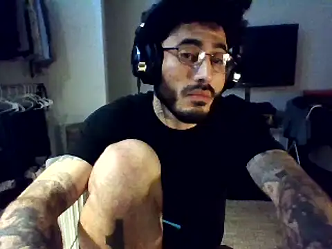 Snapshot of tengocanicas chatting on 02/14/25, 10:06 tengocanicas online show from 02/14/25, 10:06