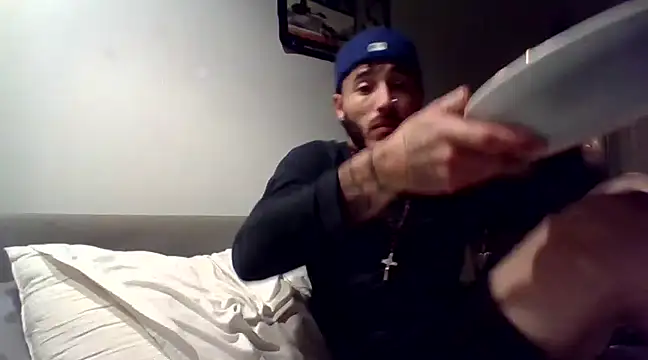 Snapshot of tengocanicas chatting on 12/23/24, 07:28 tengocanicas online show from 12/23/24, 07:28