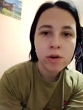 Gussie Bridie online show from 10/13/25, 04:14