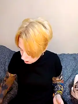 Gussie Bridie online show from 02/14/26, 08:36