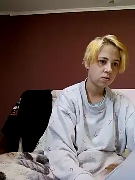 Gussie Bridie online show from 04/14/26, 04:17