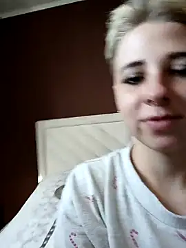 Snapshot of Gussie_Bridie chatting on 05/16/26, 10:58 Gussie Bridie online show from 05/16/26, 10:58