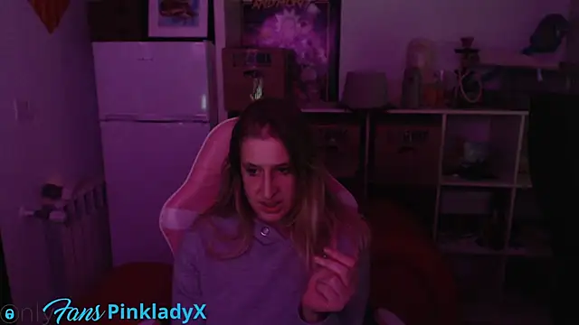 Snapshot of Pinkyladyxxx chatting on 01/10/25, 07:32 Pinkyladyxxx online show from 01/10/25, 07:32