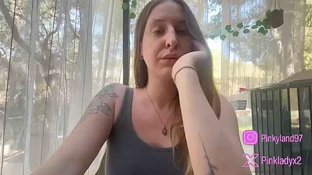 Pinkyladyxxx online show from 05/19/26, 10:00