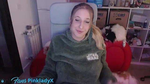 Snapshot of Pinkyladyxxx chatting on 02/23/25, 12:51 Pinkyladyxxx online show from 02/23/25, 12:51
