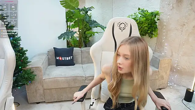 Britney054 online show from 12/26/24, 11:43