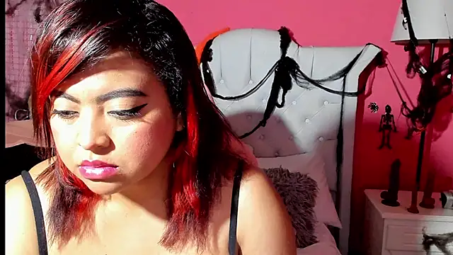 ivy roosx online show from 10/24/25, 07:57