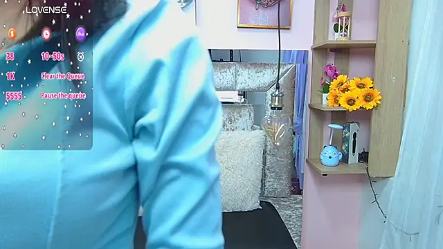 Snapshot of Vaioletcooper chatting on 03/15/25, 12:47 Vaioletcooper online show from 03/15/25, 12:47