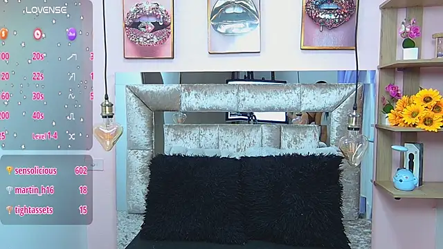 Snapshot of Vaioletcooper chatting on 03/15/25, 10:55 Vaioletcooper online show from 03/15/25, 10:55