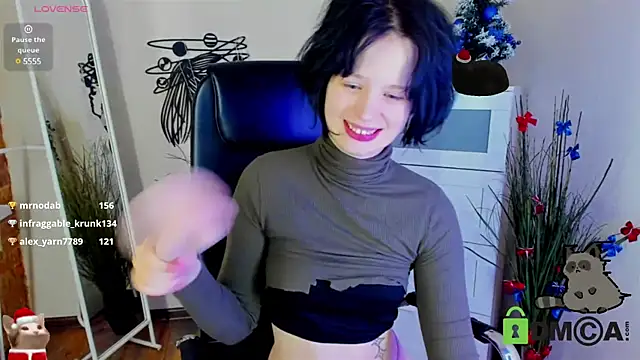 Snapshot of Alina_Mills chatting on 01/01/25, 06:38 Alina Mills online show from 01/01/25, 06:38