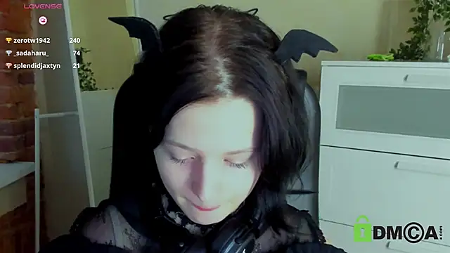 Snapshot of Alina_Mills chatting on 02/26/25, 11:32 Alina Mills online show from 02/26/25, 11:32