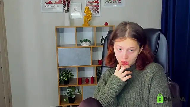 Alina Mills online show from 11/17/25, 09:13