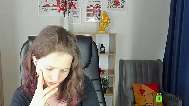 Snapshot of Alina_Mills chatting on 05/17/26, 09:53 Alina Mills online show from 05/17/26, 09:53
