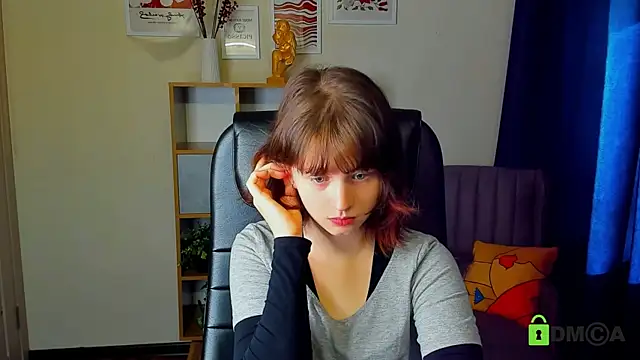 Snapshot of Alina_Mills chatting on 09/30/25, 08:42 Alina Mills online show from 09/30/25, 08:42