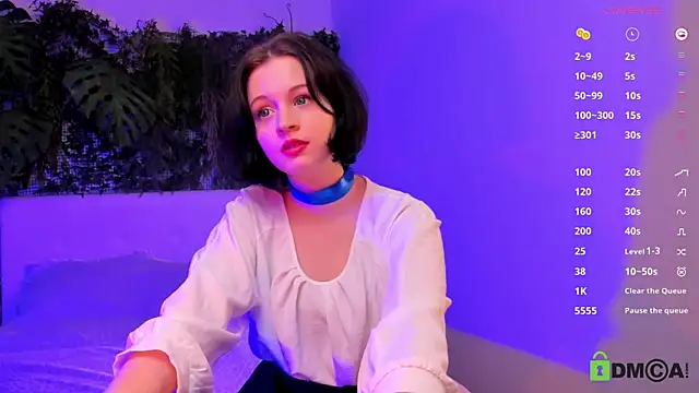 Snapshot of Alina_Mills chatting on 03/18/25, 06:39 Alina Mills online show from 03/18/25, 06:39