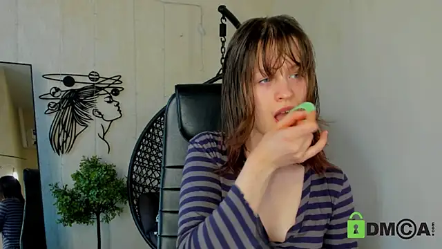 Snapshot of Alina_Mills chatting on 05/03/26, 02:20 Alina Mills online show from 05/03/26, 02:20