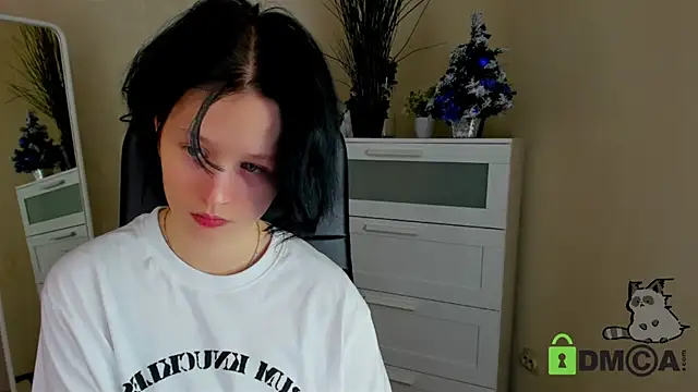 Snapshot of Alina_Mills chatting on 01/11/25, 03:20 Alina Mills online show from 01/11/25, 03:20