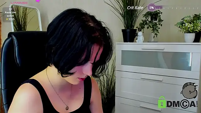 Snapshot of Alina_Mills chatting on 01/21/25, 01:21 Alina Mills online show from 01/21/25, 01:21