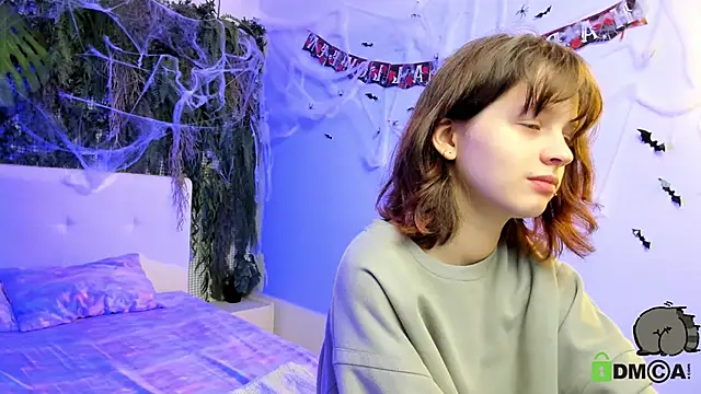 Alina Mills online show from 10/28/25, 08:35