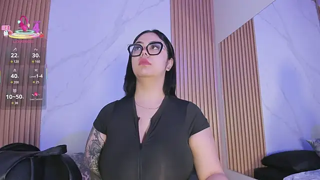 juicy led  online show from 11/18/25, 11:13