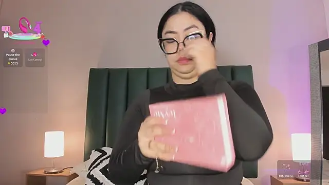 juicy led  online show from 03/28/26, 11:11