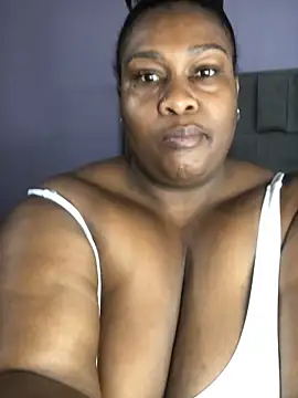 bustytitsxxx online show from 10/21/25, 04:01