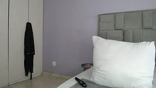 bustytitsxxx online show from 11/26/25, 05:18