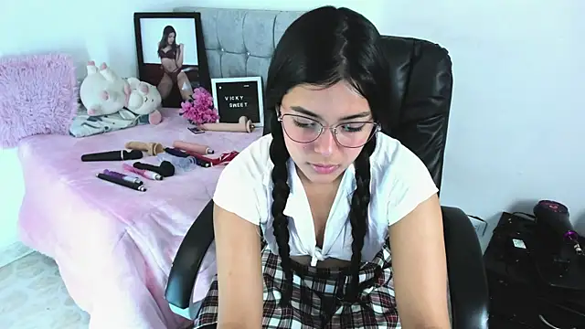 Snapshot of _Vicky_sweet chatting on 03/13/25, 07:17 Vicky sweet online show from 03/13/25, 07:17